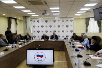 В офисе Паралимпийского комитета России президент ПКР В.П. Лукин провел заседание Исполкома ПКР