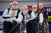 Сборная команда России в завершающем матче группового этапа чемпионата мира по керлингу на колясках уступила сборной команде Канады
